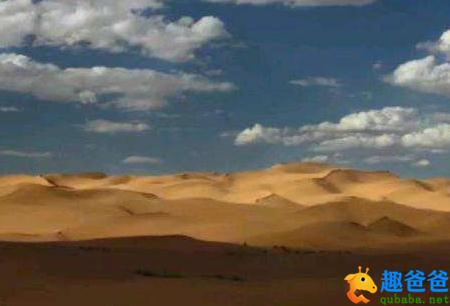 大漠沙如雪燕山月似钩